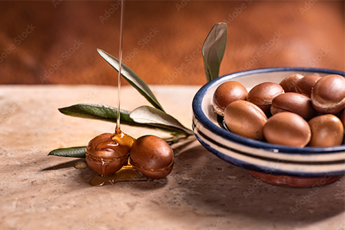 ظرف روغن آرگان و دانه آرگان